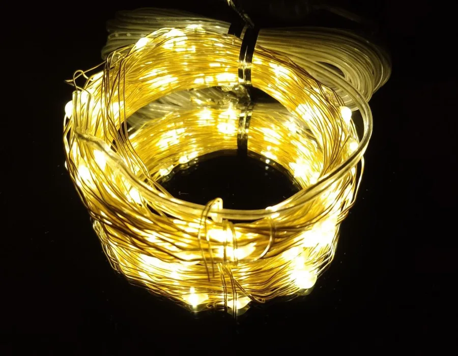Guirlande USB "gouttes LED" 10 m, 100 LED, blanc chaud, 8 modes + télécommande