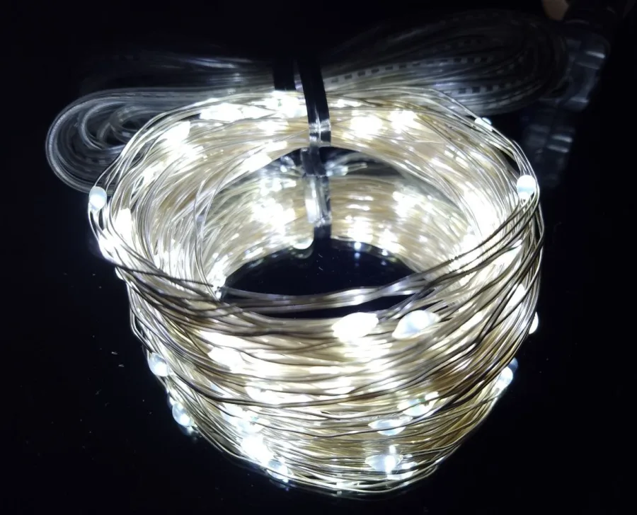 Guirlande USB "gouttes LED" 10 m, 100 LED, blanc froid, 8 modes + télécommande