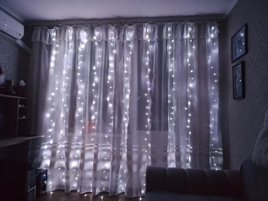 Guirlande rideau 3x3 m, 300 LED, blanc froid, "gouttes LED" alimentées par USB, 8 modes + télécommande