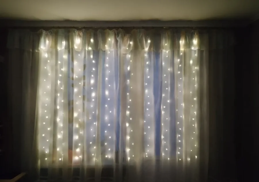 Guirlande rideau 3x2 m, 200 LED, blanc chaud, "gouttes LED" alimentées par USB, 8 modes + télécommande