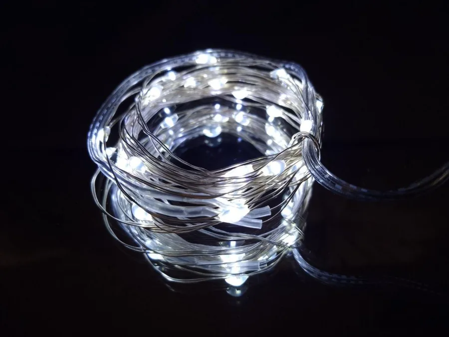 Guirlande à piles "gouttes LED" 3 m, 30 LED, couleur blanc froid — acheter pour décorer une pièce